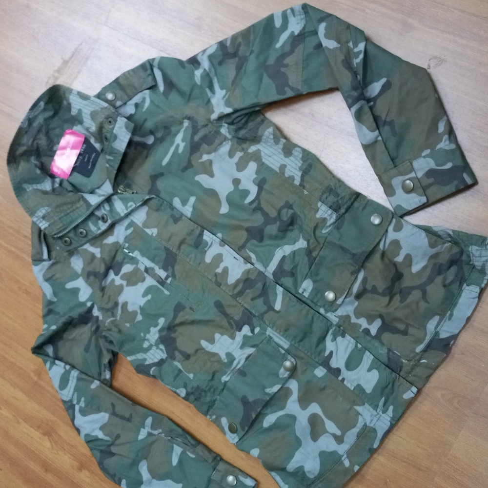 Love Tree jacket... - Picture 2 of 8